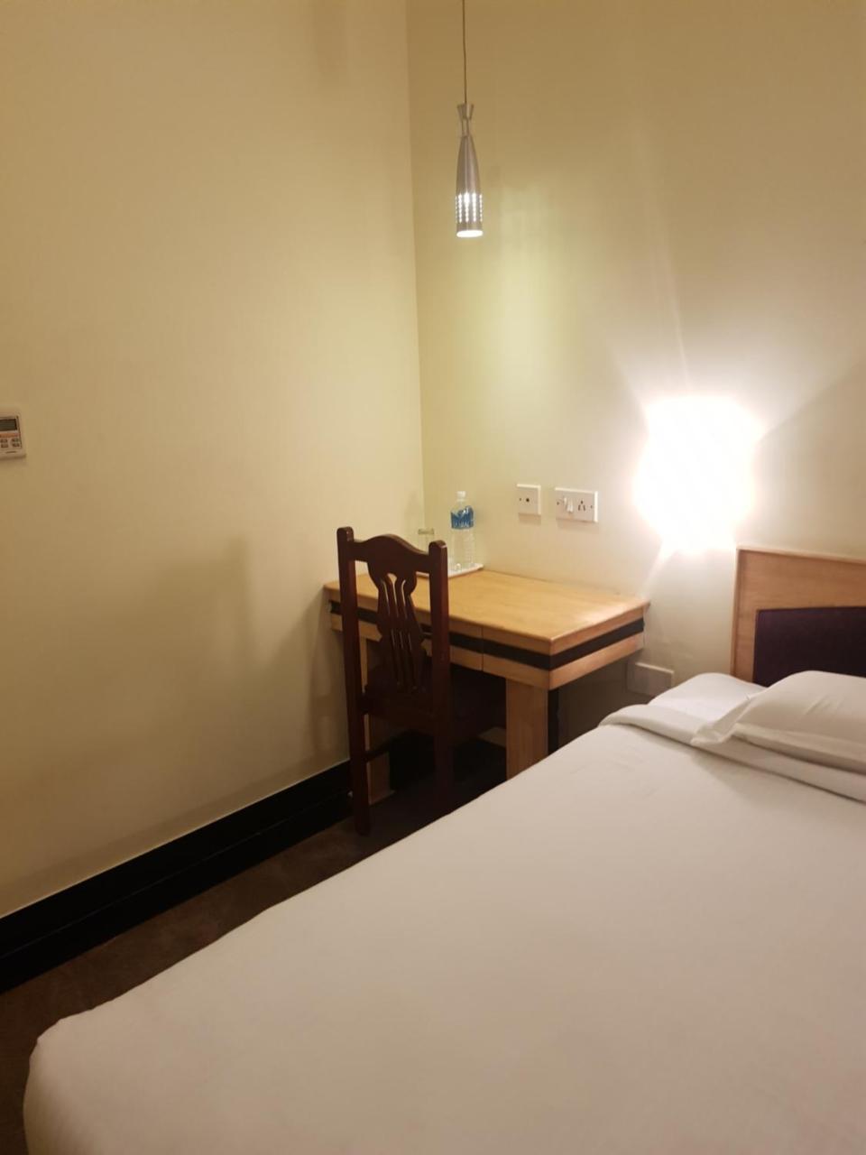 P R Pride Inn Pondicherry Luaran gambar