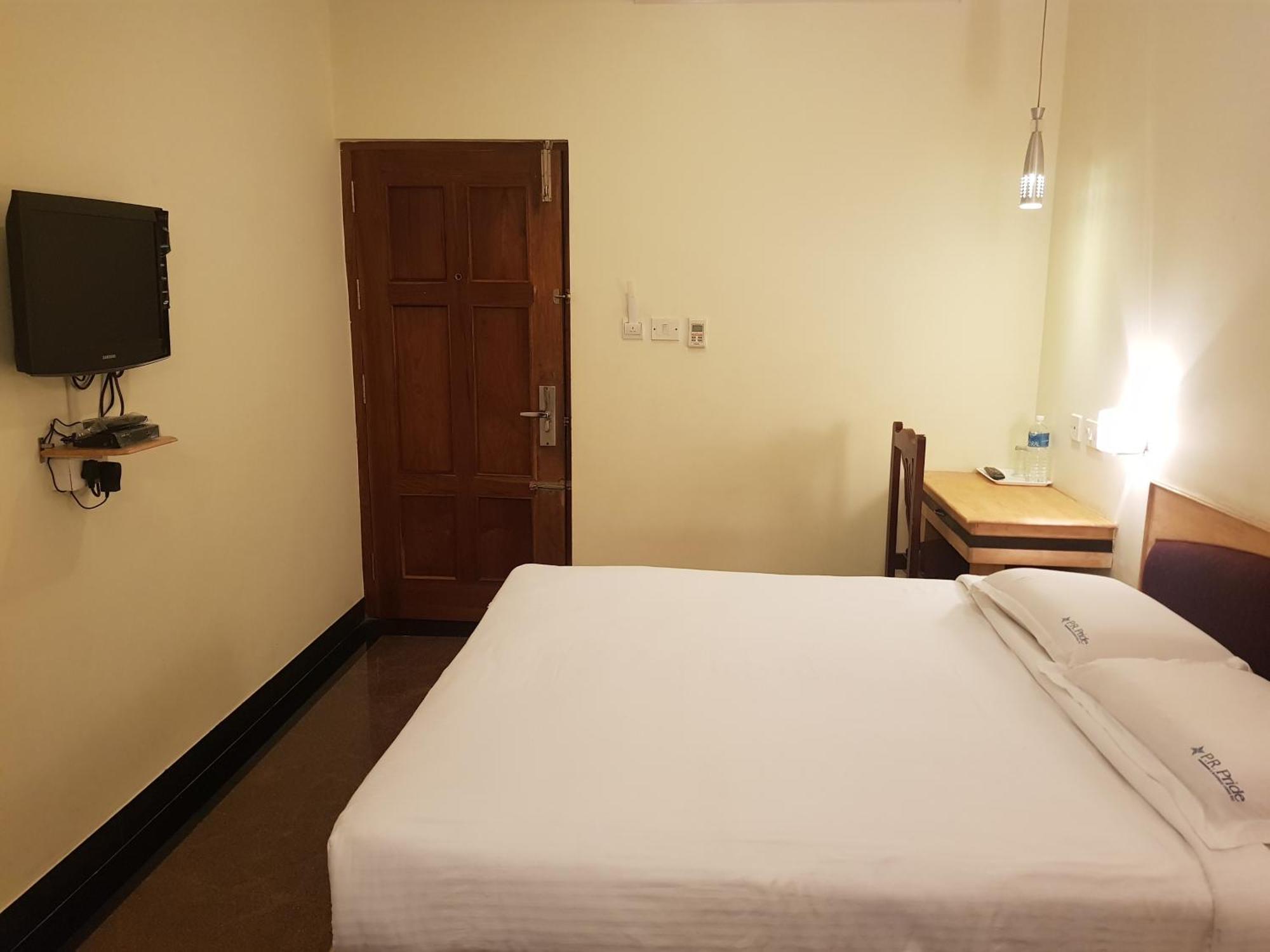 P R Pride Inn Pondicherry Luaran gambar